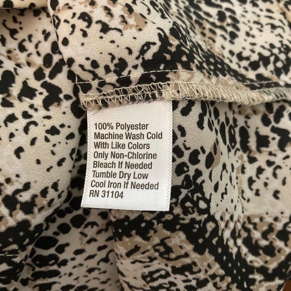The Limited Shirt Women XLP Petite Beige Black Snake Print Chiffon Button Up Top - Picture 7 of 9